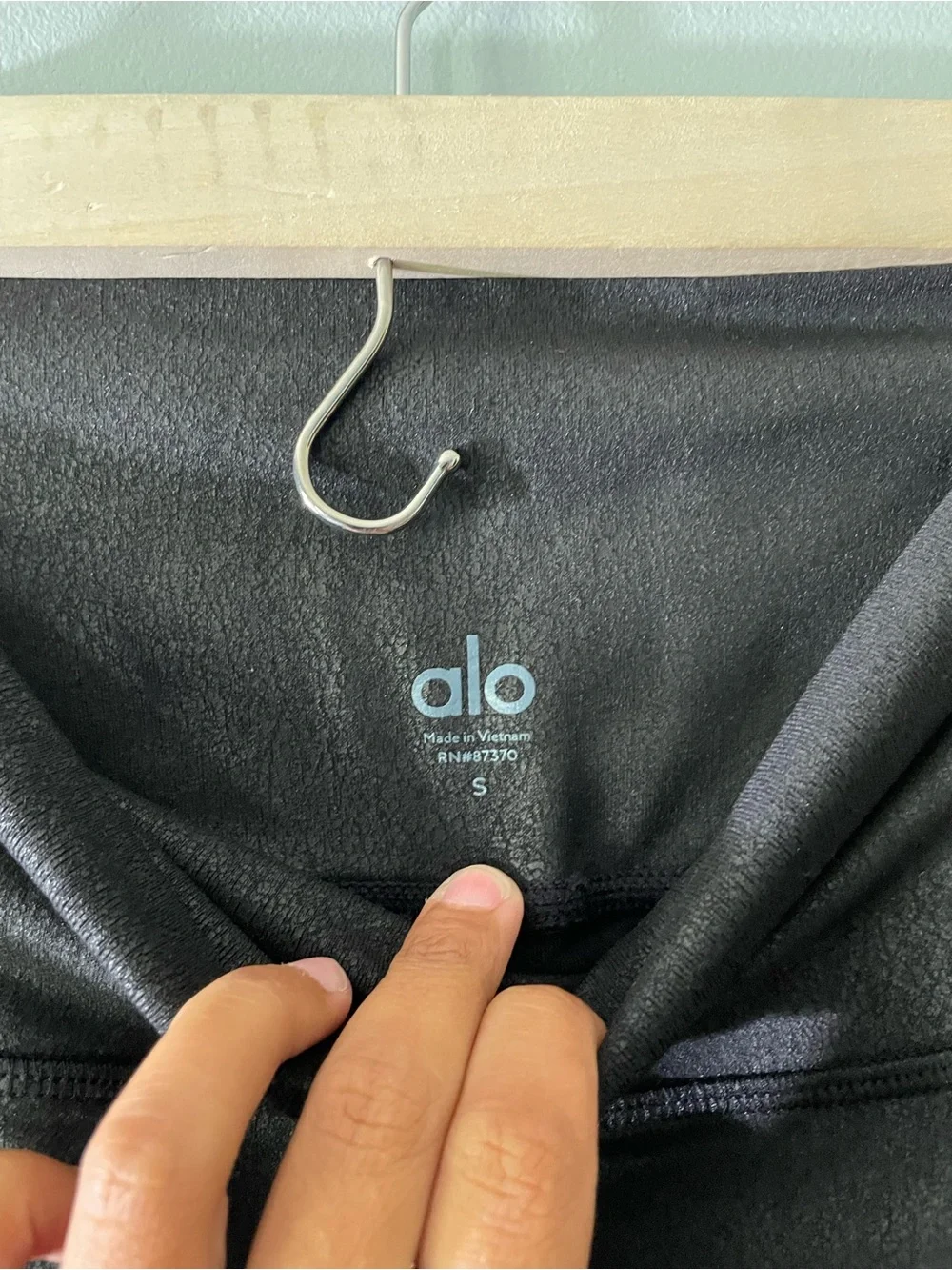 Alo Yoga High-Rise Shimmer Black Leggings